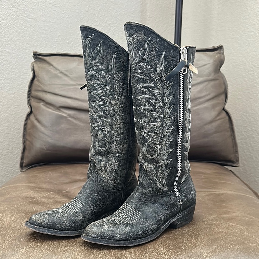 Old Gringo Black Heeled Boots with Intricate Stitching